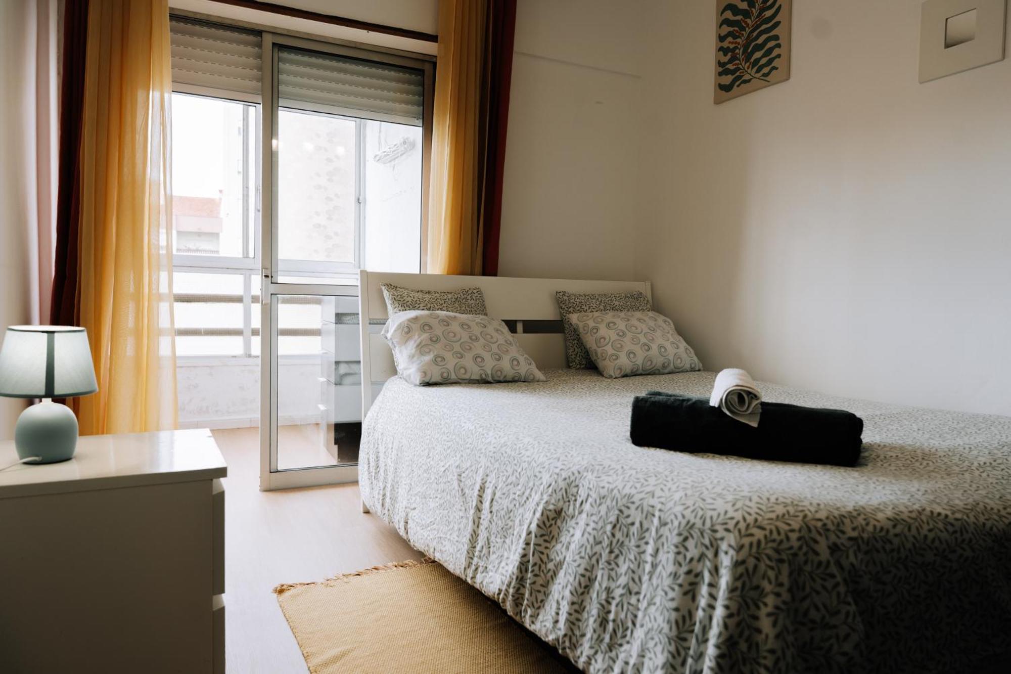 Family-Friendly And Cozy 3-Bedroom Accommodation In ลิสบอน ภายนอก รูปภาพ